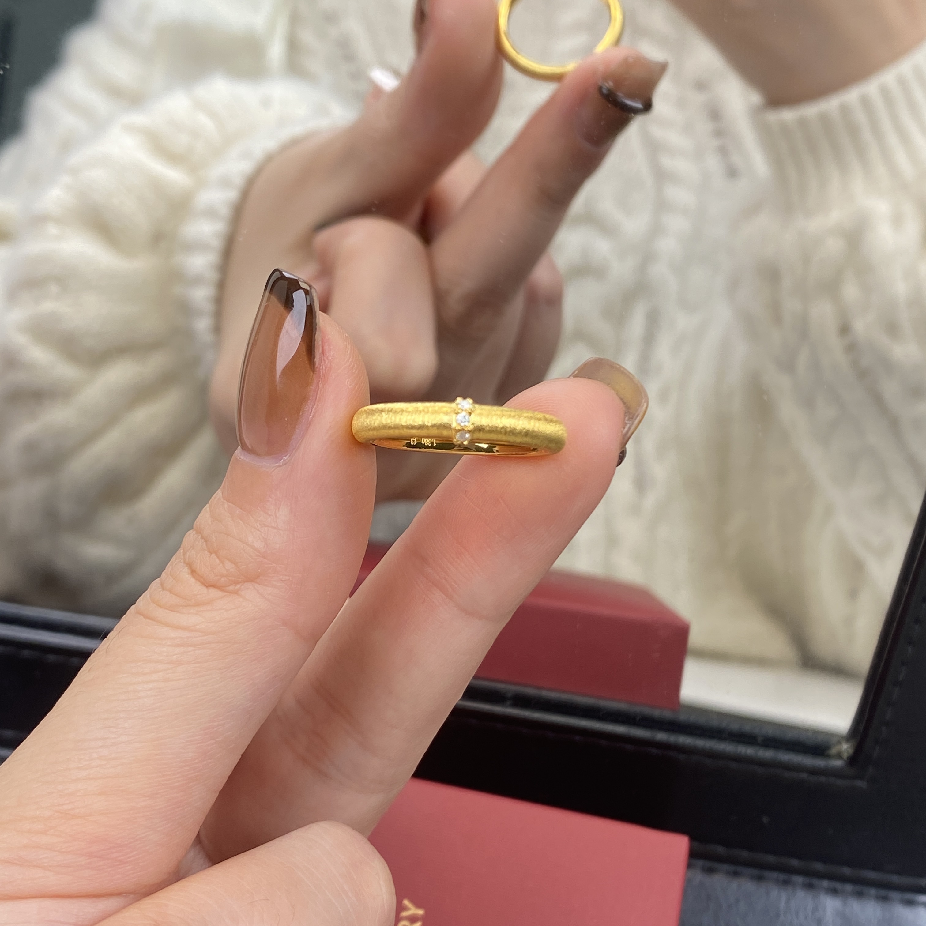 璟金珠宝足金999黄金气质绸缎拉丝点钻戒指百搭圈口可选