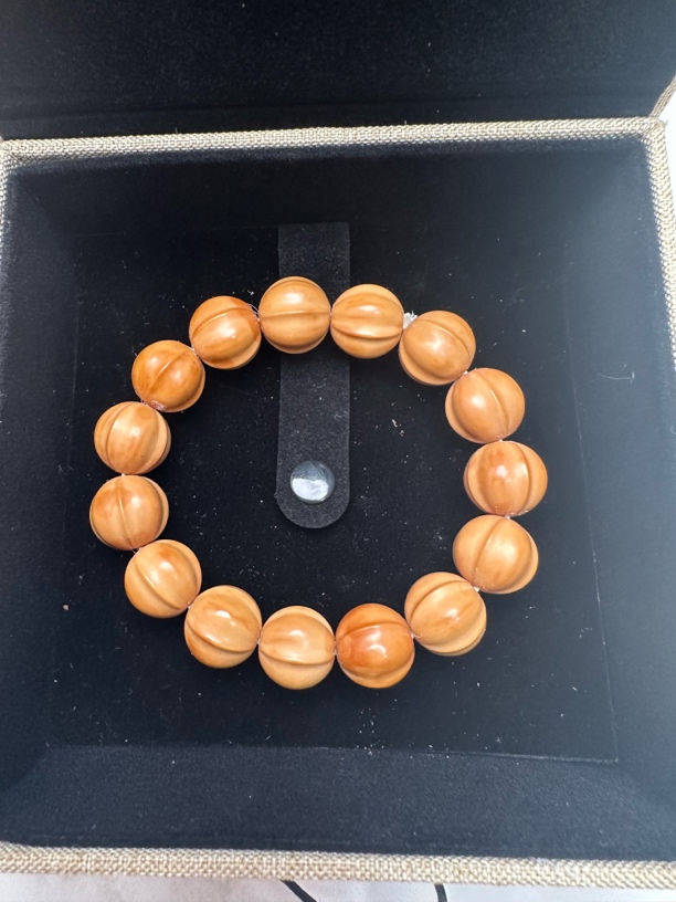 猴头核桃全品鲨鱼背15左右mmm