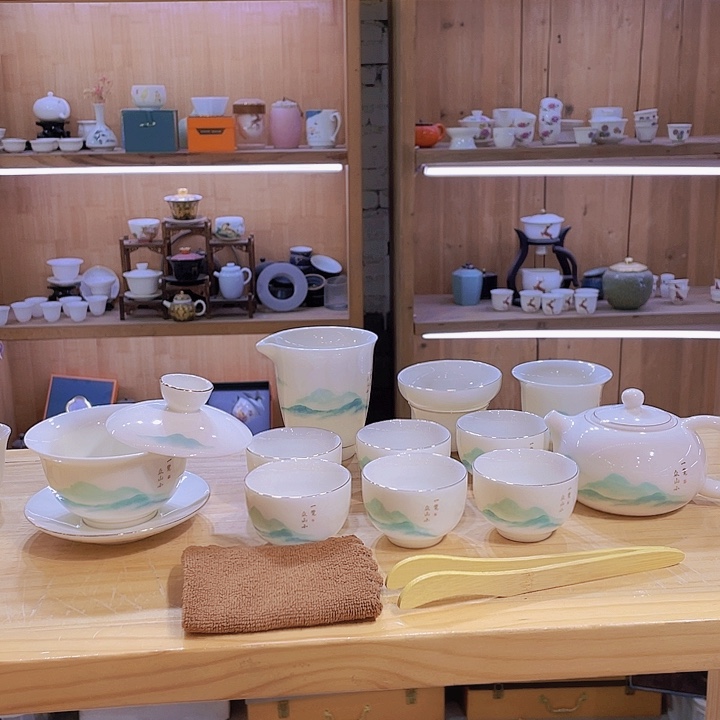 一览众山小羊脂玉套装