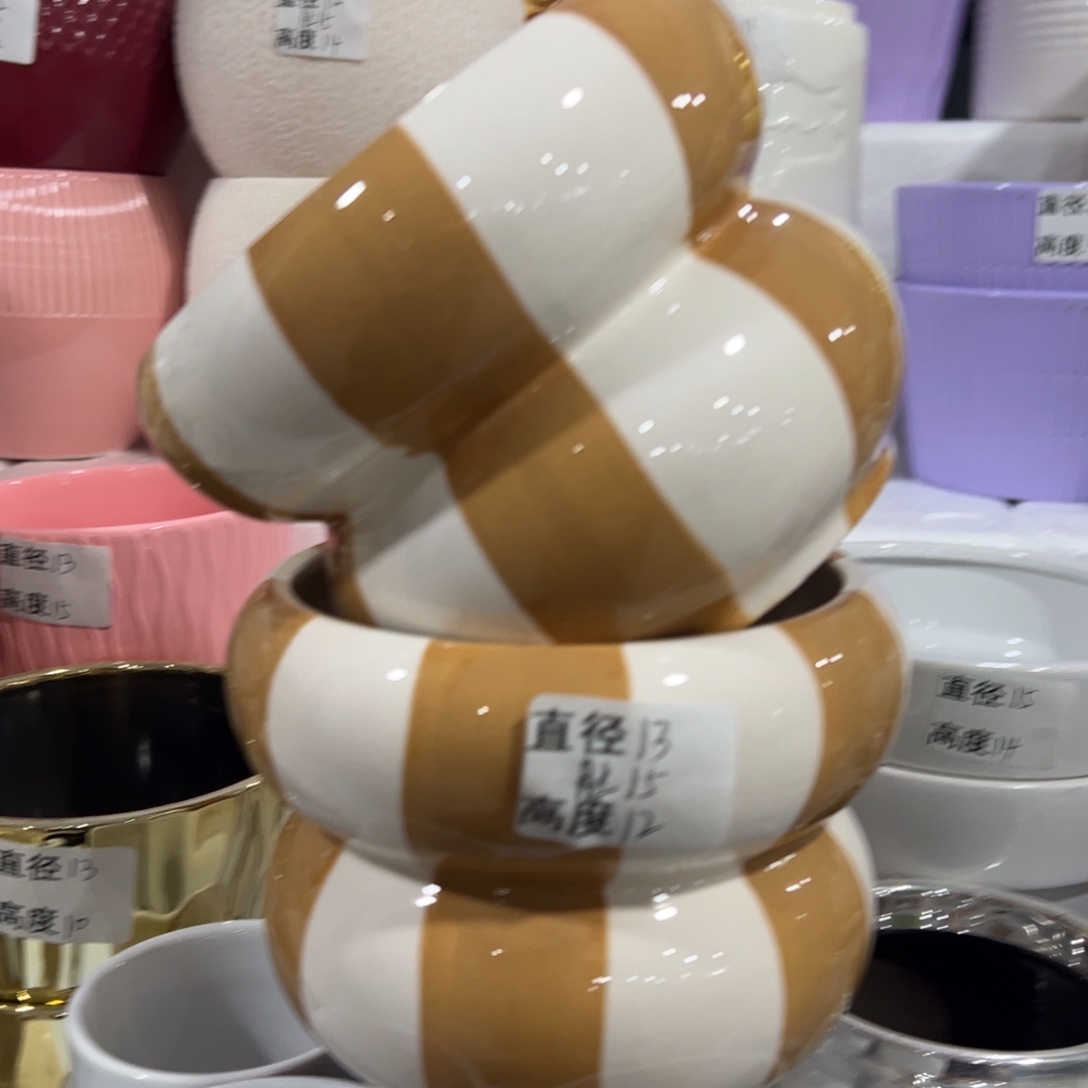 有孔陶瓷花盆，满10米包邮发货