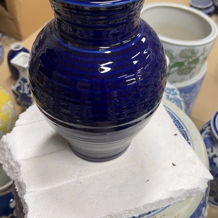 瓷片微瑕陶罐乙。。。。。。。。。。