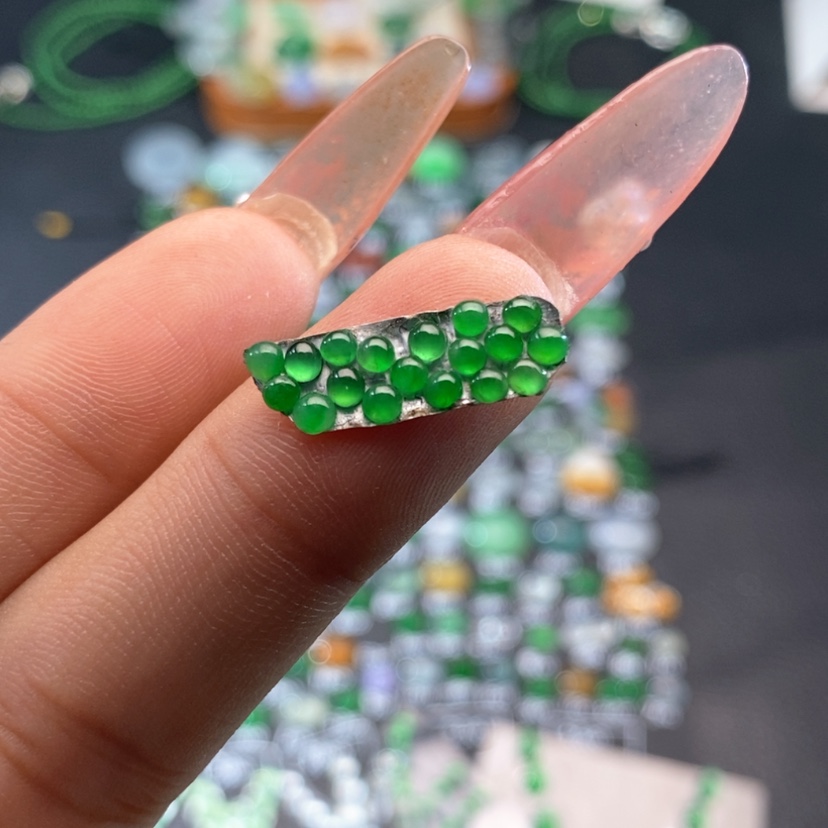 【闪购商品】翡翠挂件未镶嵌蛋