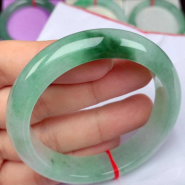 翡翠手镯未镶嵌55.5圈口