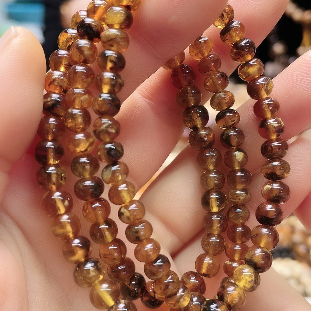 琥珀裸石未镶嵌六