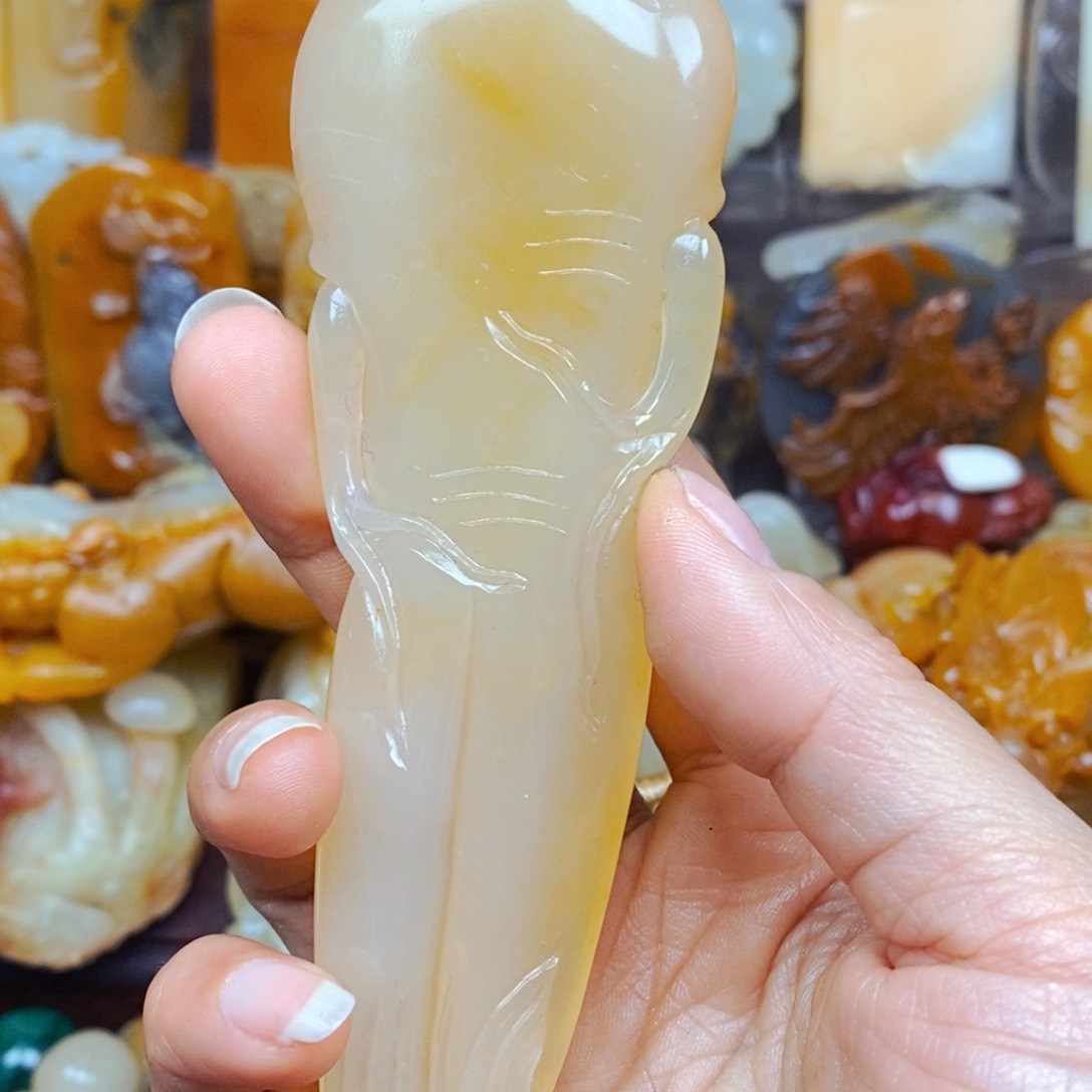 石英质玉（黄龙玉）颈饰未镶嵌