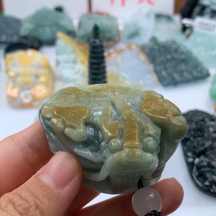 翡翠颈饰未镶嵌保真天然A货翡翠