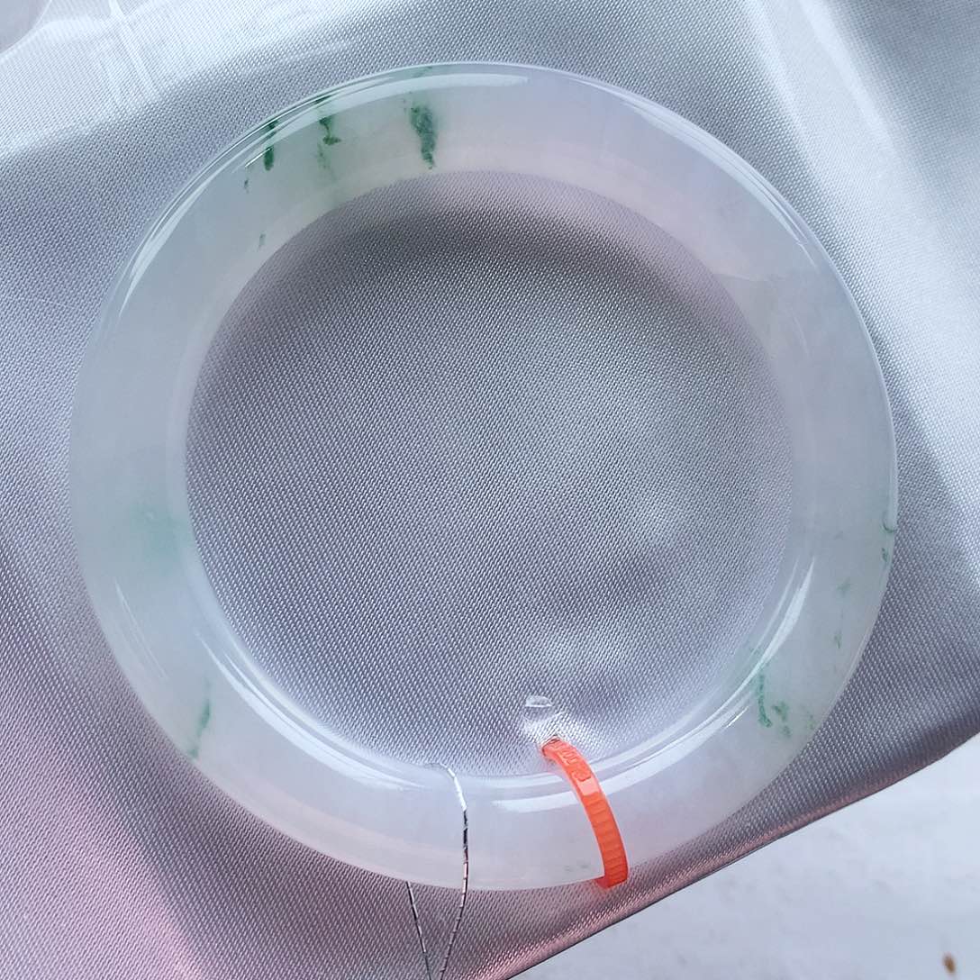 翡翠手镯未镶嵌50圈口