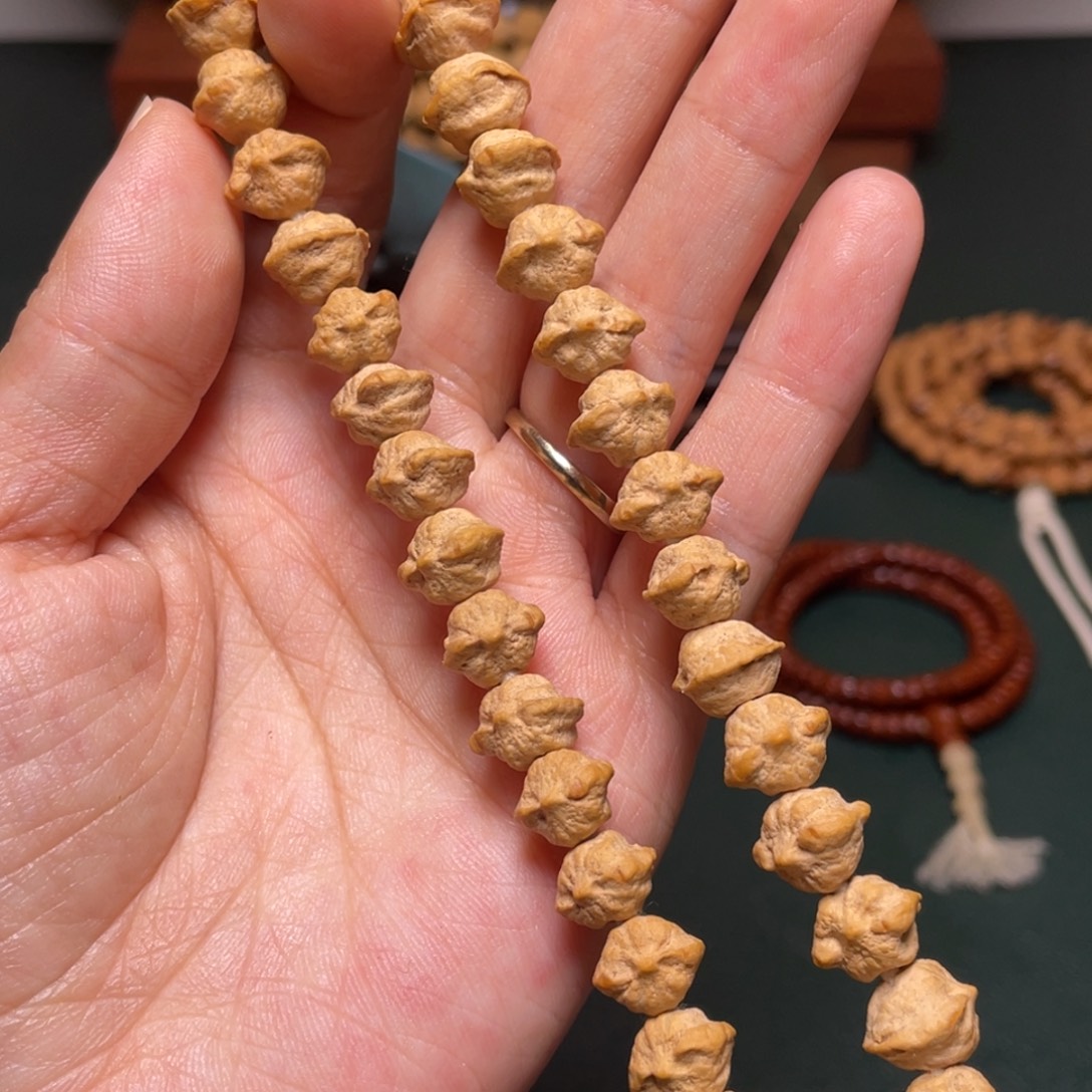 吊坠柏香籽/百香籽猫头鹰手持