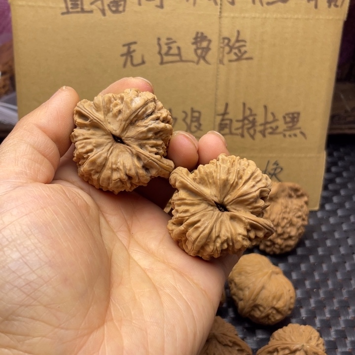 闲***风文玩核桃吊坠官帽