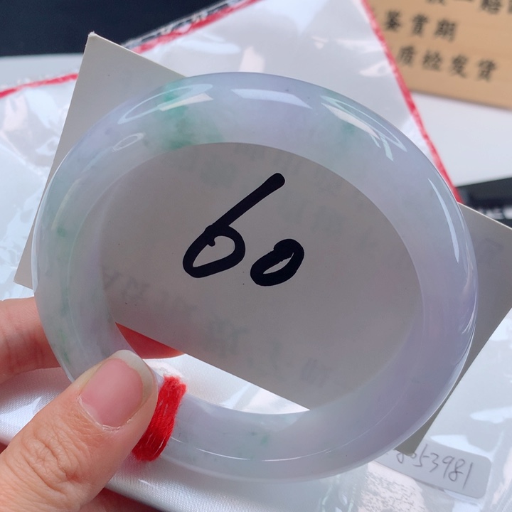 翡翠手镯未镶嵌冰春彩