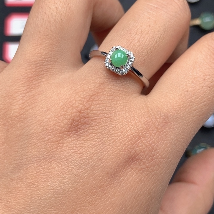 翡翠未镶嵌戒指戒指