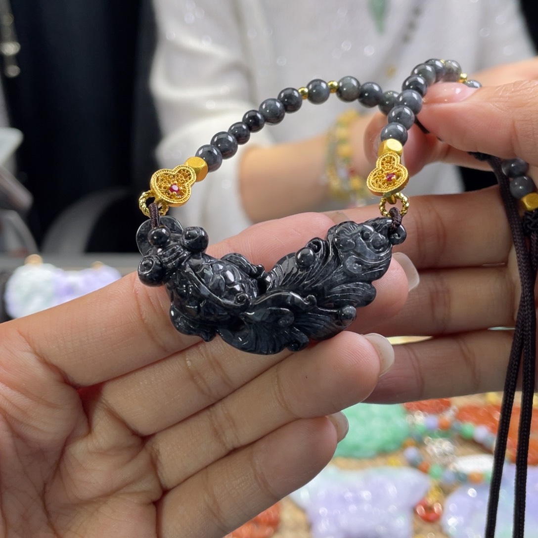 翡翠颈饰未镶嵌代编织