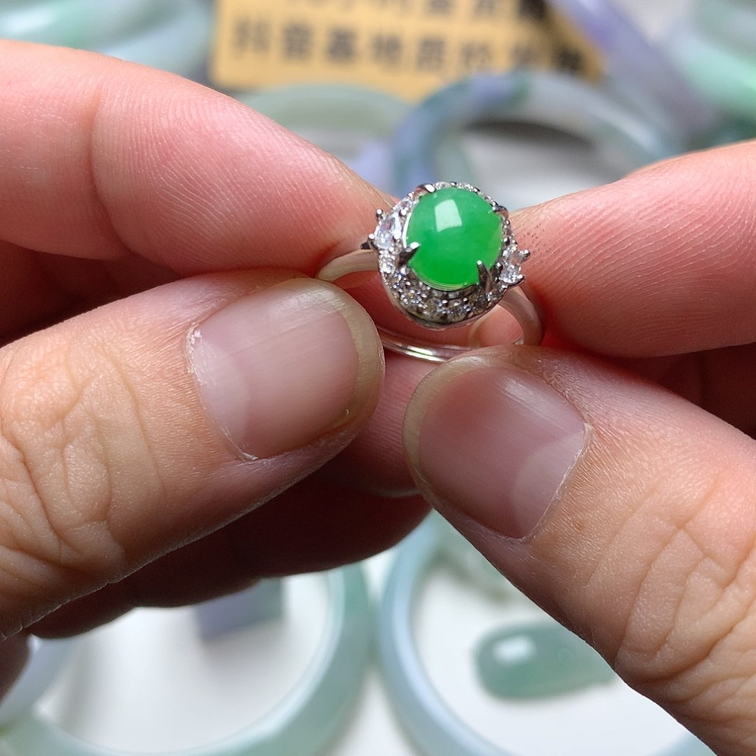 颈饰银S925镶嵌翡翠蛋面