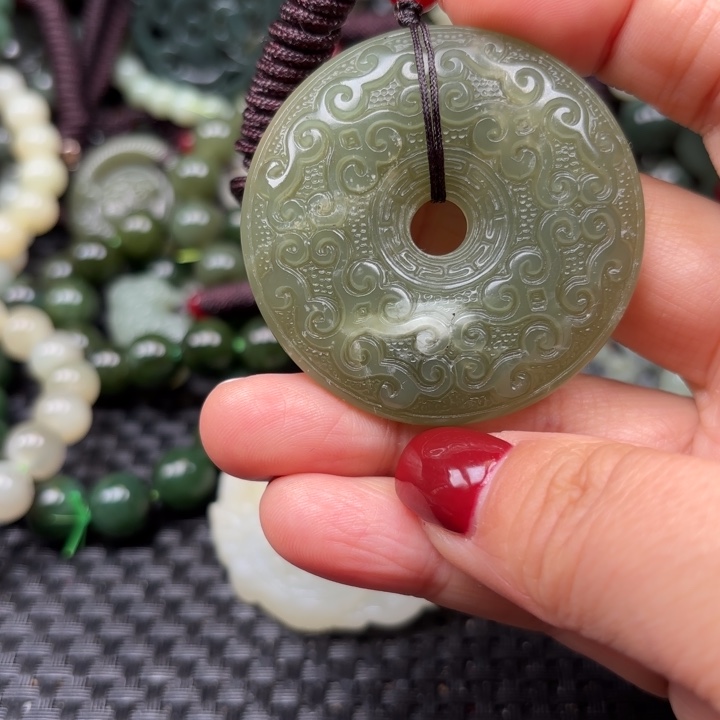 和田玉颈饰未镶嵌