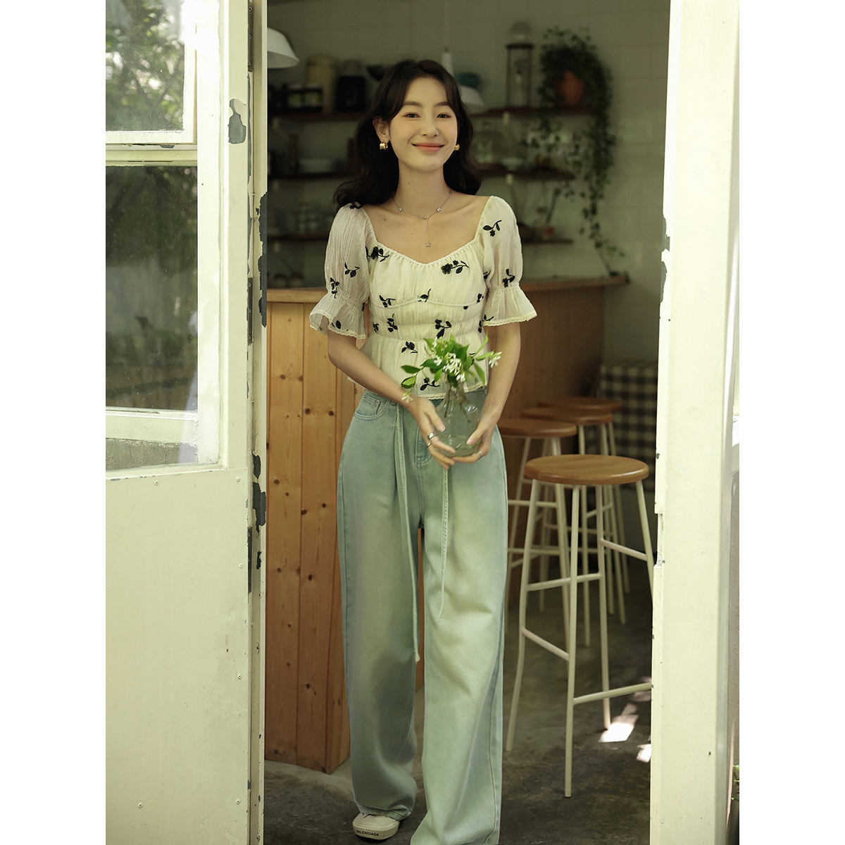 张贝贝ibell 百搭碎花雪纺衫 蕾丝边设计感泡泡袖方领上衣