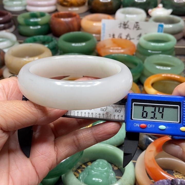 石英质玉手镯未镶嵌