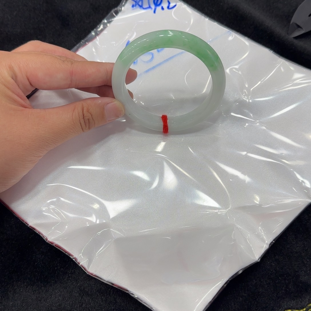 w***y翡翠未镶嵌手镯1111