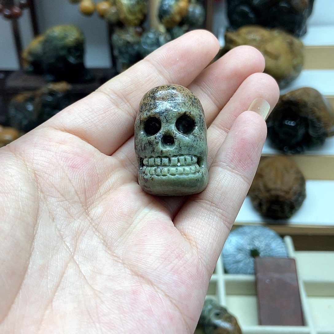 岫岩河磨玉（透闪石质玉）把件未镶嵌西*