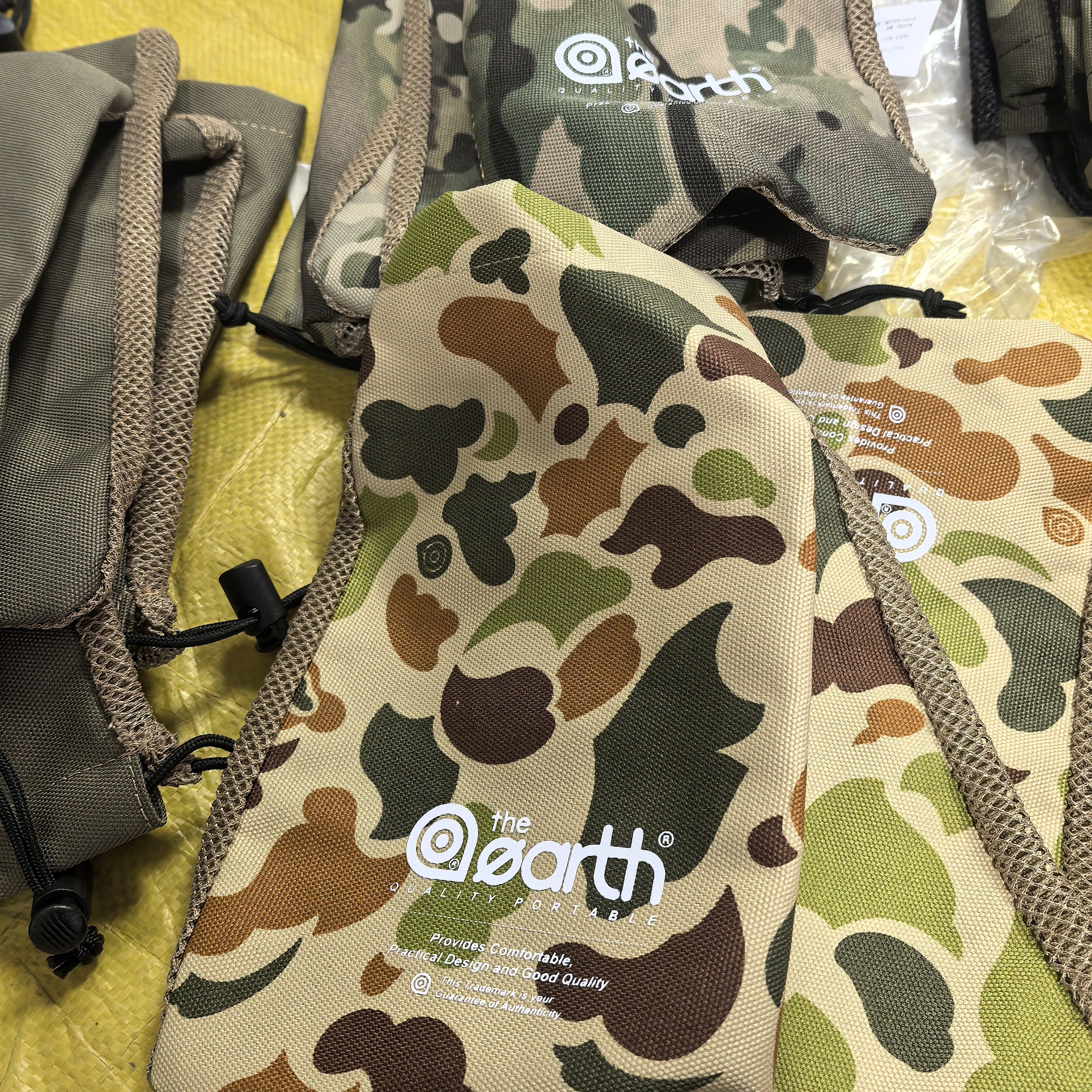 111702户外水杯套迷彩色收纳包杂物包