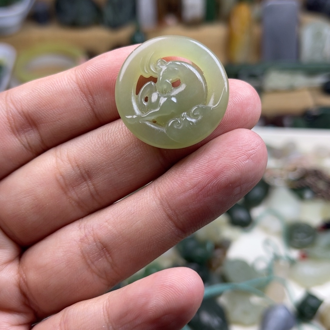 和田玉未镶嵌颈饰