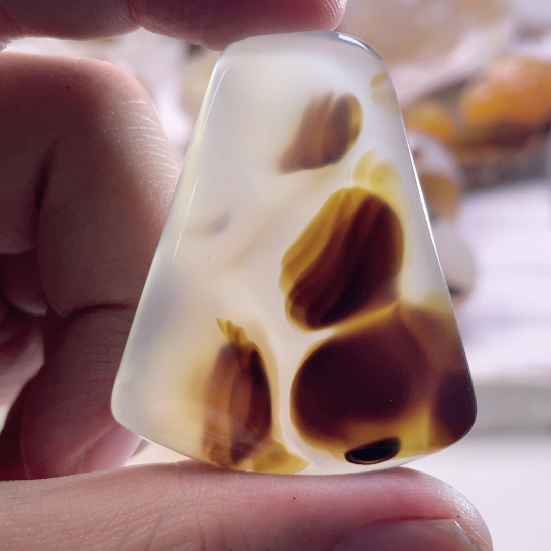 玛瑙/玉髓未镶嵌珠宝奇石