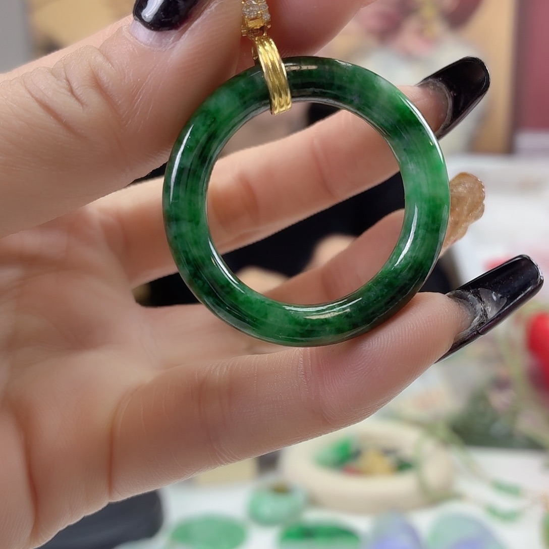 翡翠未镶嵌颈饰翡翠