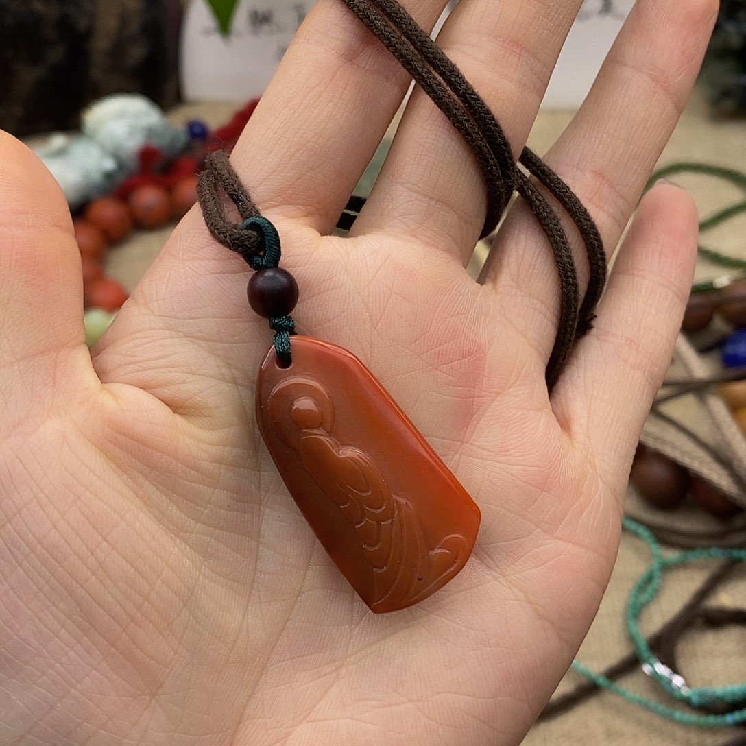 和田玉（糖玉）颈饰未镶嵌思*