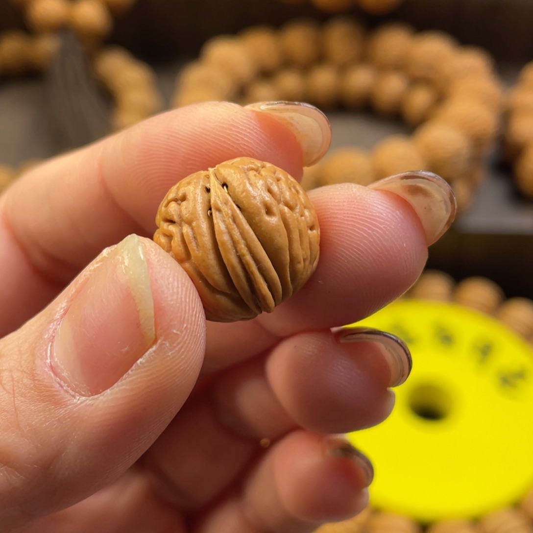 桃核手串三****?元宝备籽