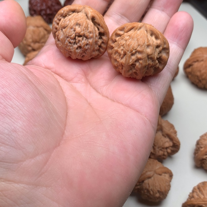 文玩核桃吊坠三角白36