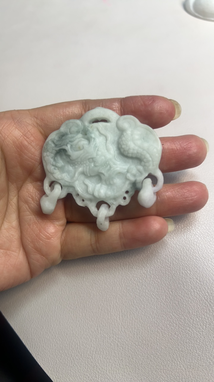 天然缅甸翡翠玉石
