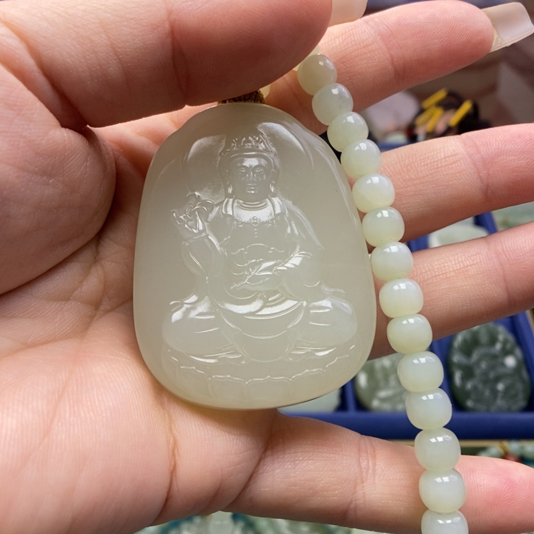 和田玉颈饰未镶嵌《**》