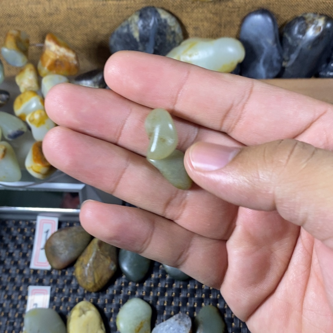 黄****和田玉（糖玉）未镶嵌挂件