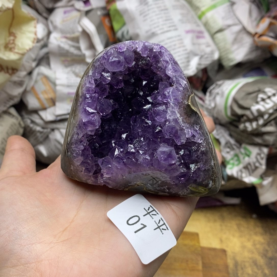 紫晶乌拉圭未镶嵌