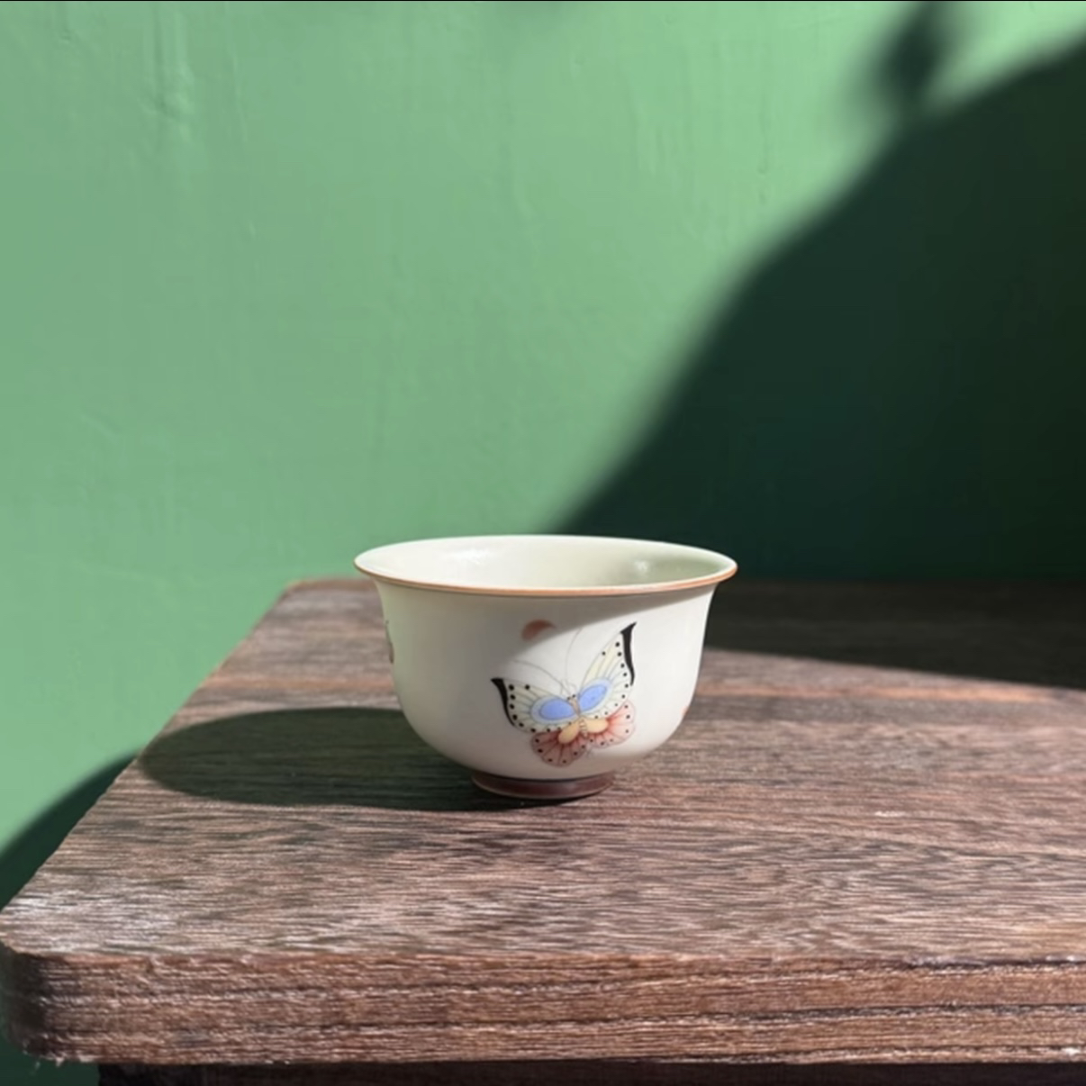 茶禾 雲青素坊【福利款】青花斗彩蝴蝶主人杯