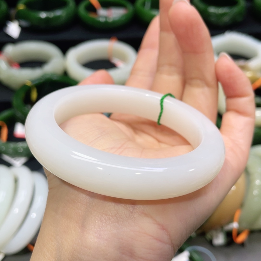 未镶嵌手镯和田玉66