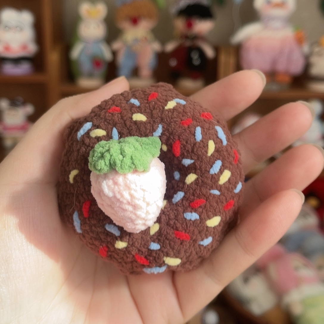 手工编织 草莓甜甜圈挂件摆件