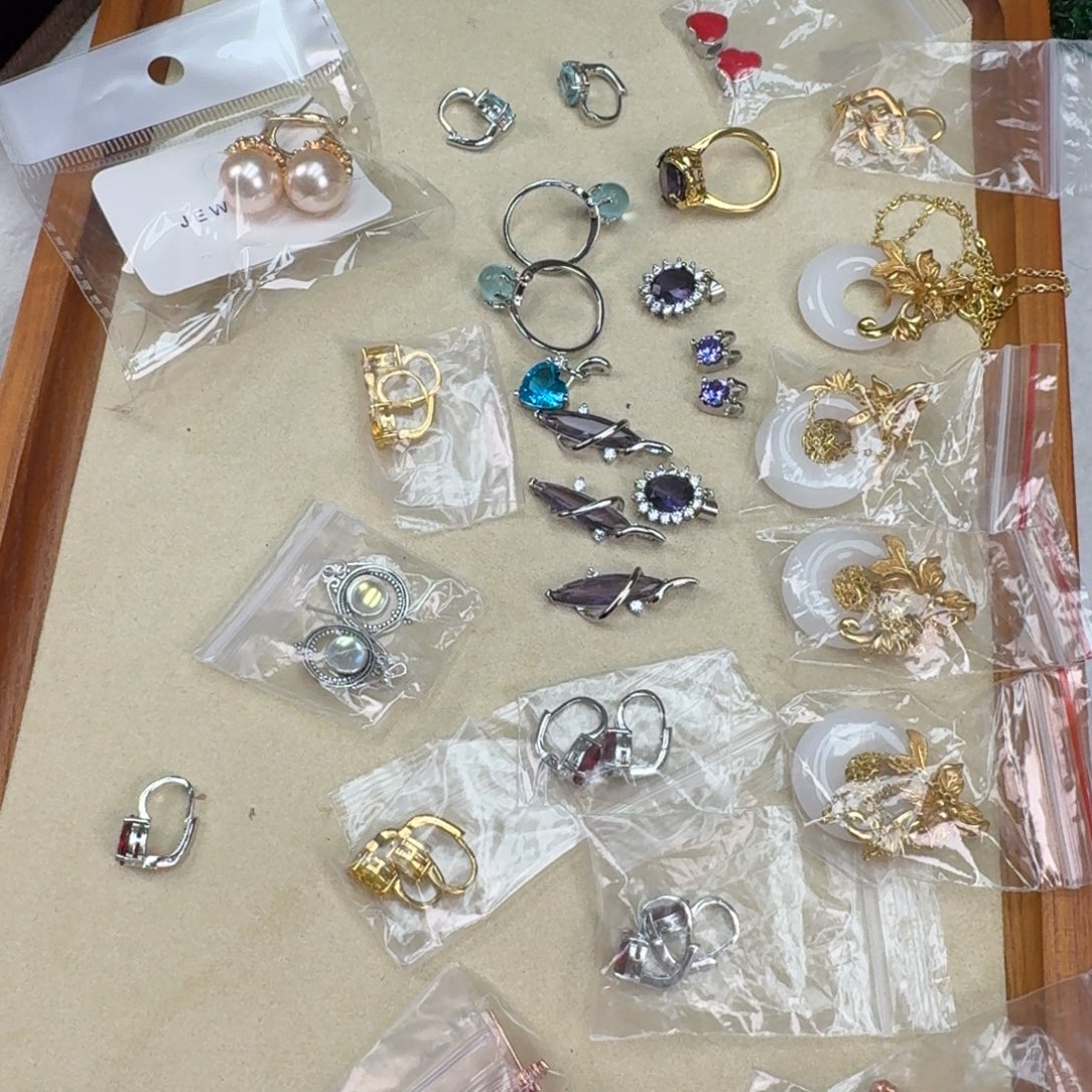 翡翠未镶嵌颈饰多样性发一