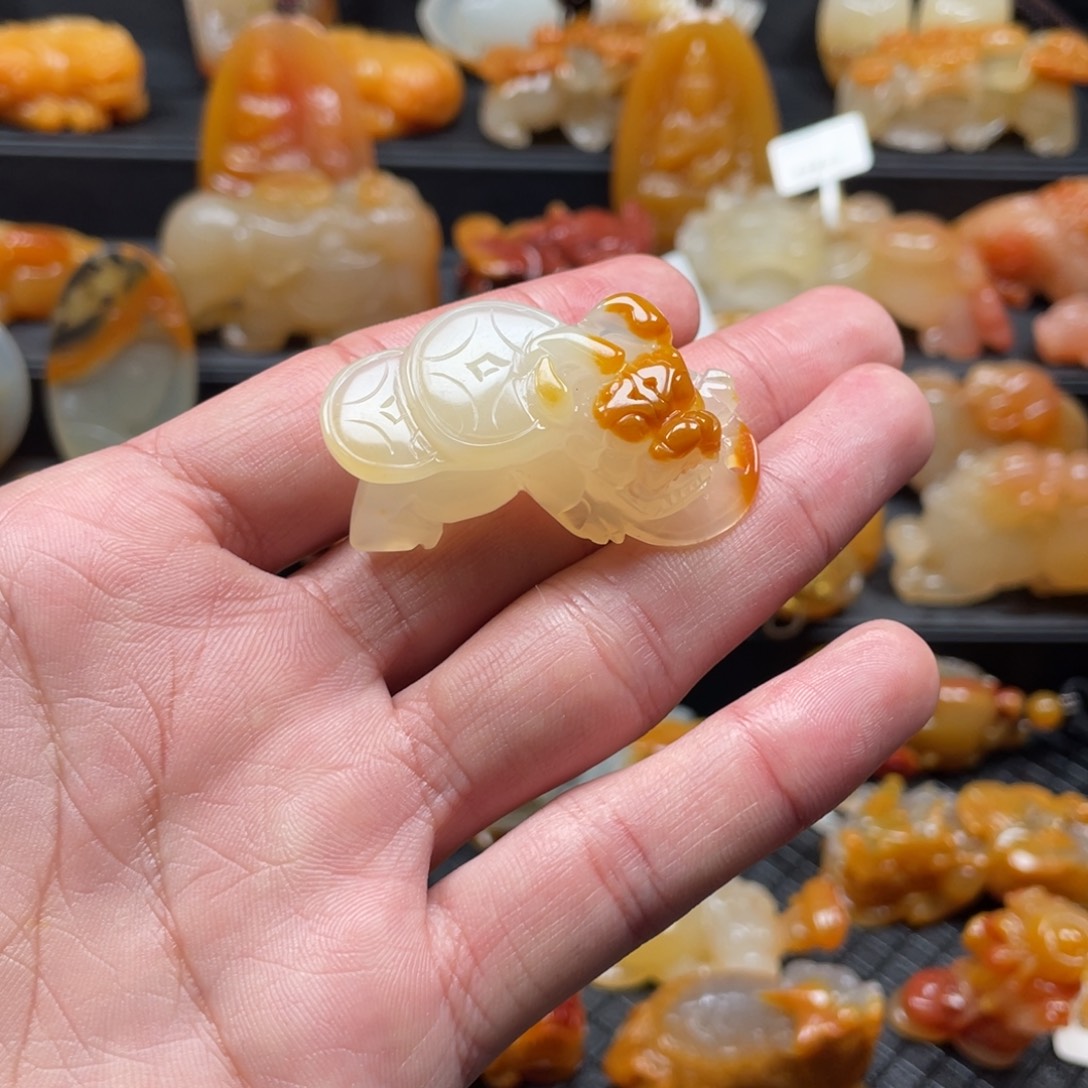 石英质玉（黄龙玉）未镶嵌貔貅