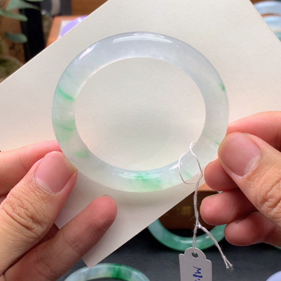 翡翠未镶嵌手镯圆条