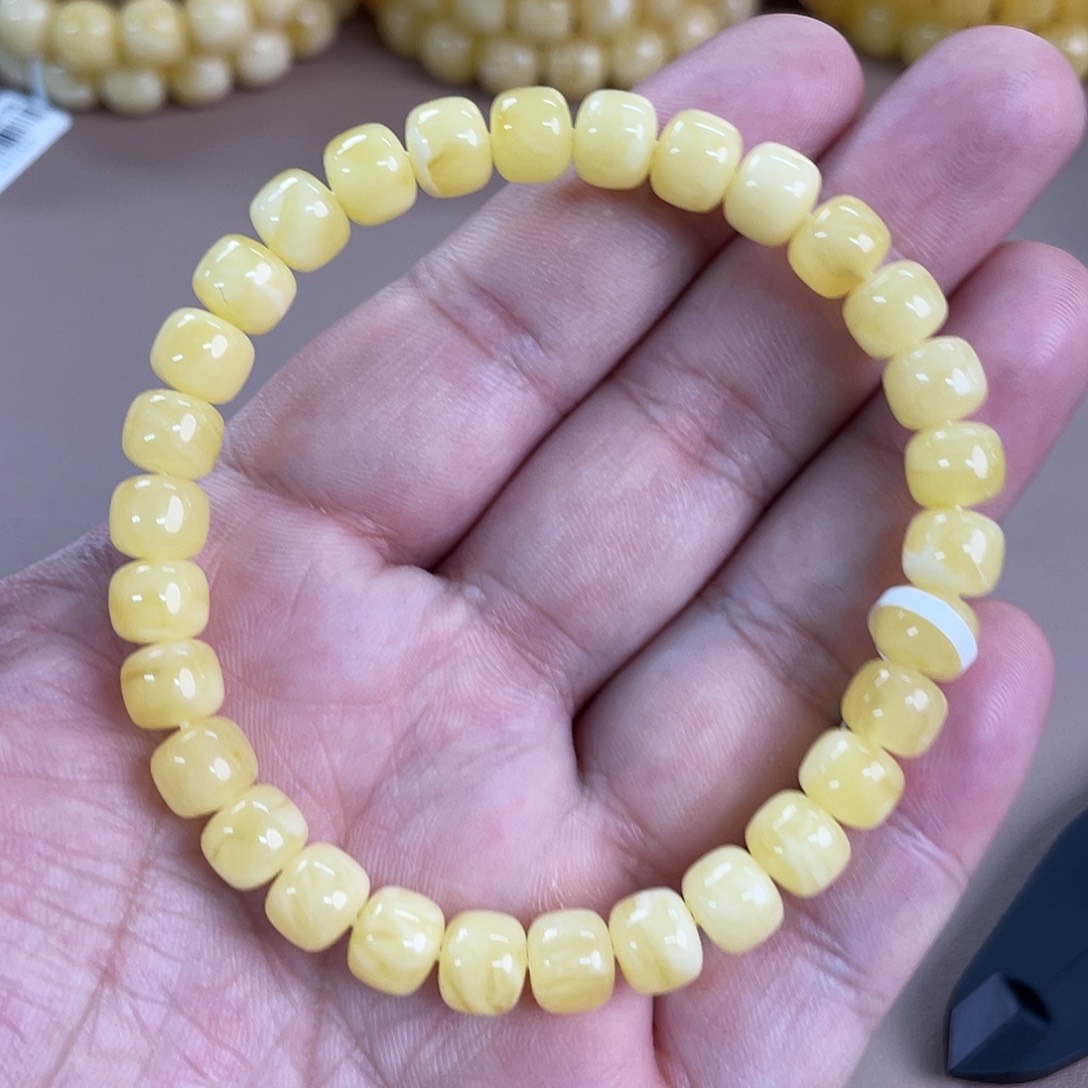 琥珀裸石未镶嵌0030000000000