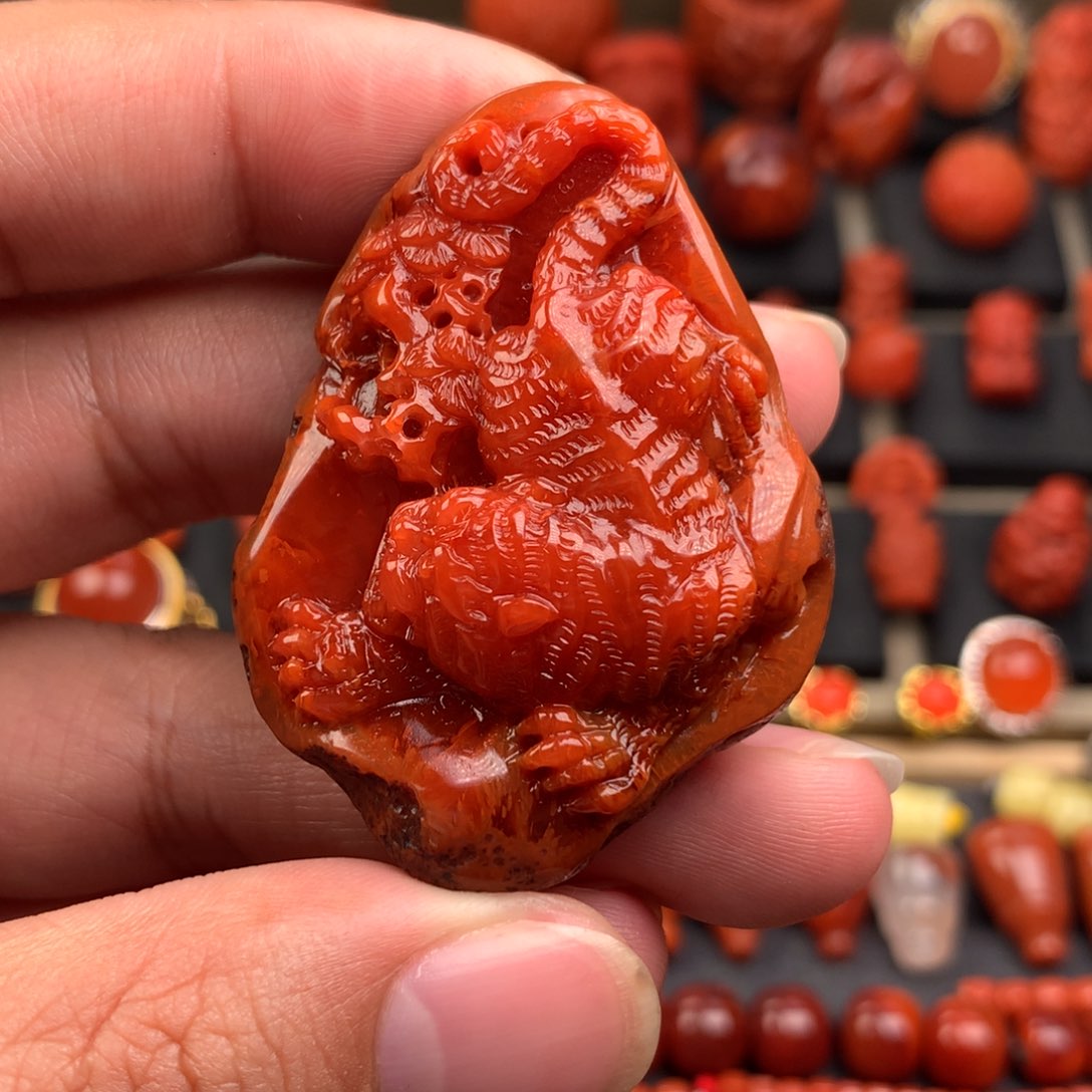 南红玛瑙吊坠下山虎未镶嵌