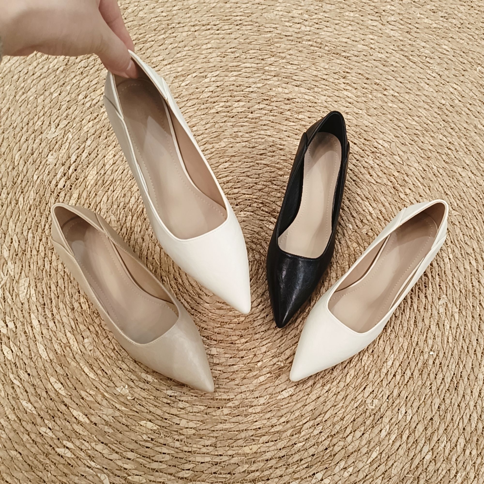 平底中跟单鞋女2025秋季新款时尚法式尖头气质百搭四季软皮工作鞋