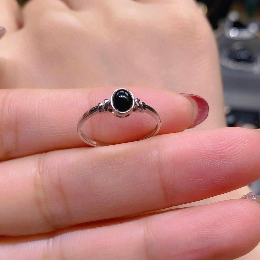 翡翠戒指18K金镶嵌戒指