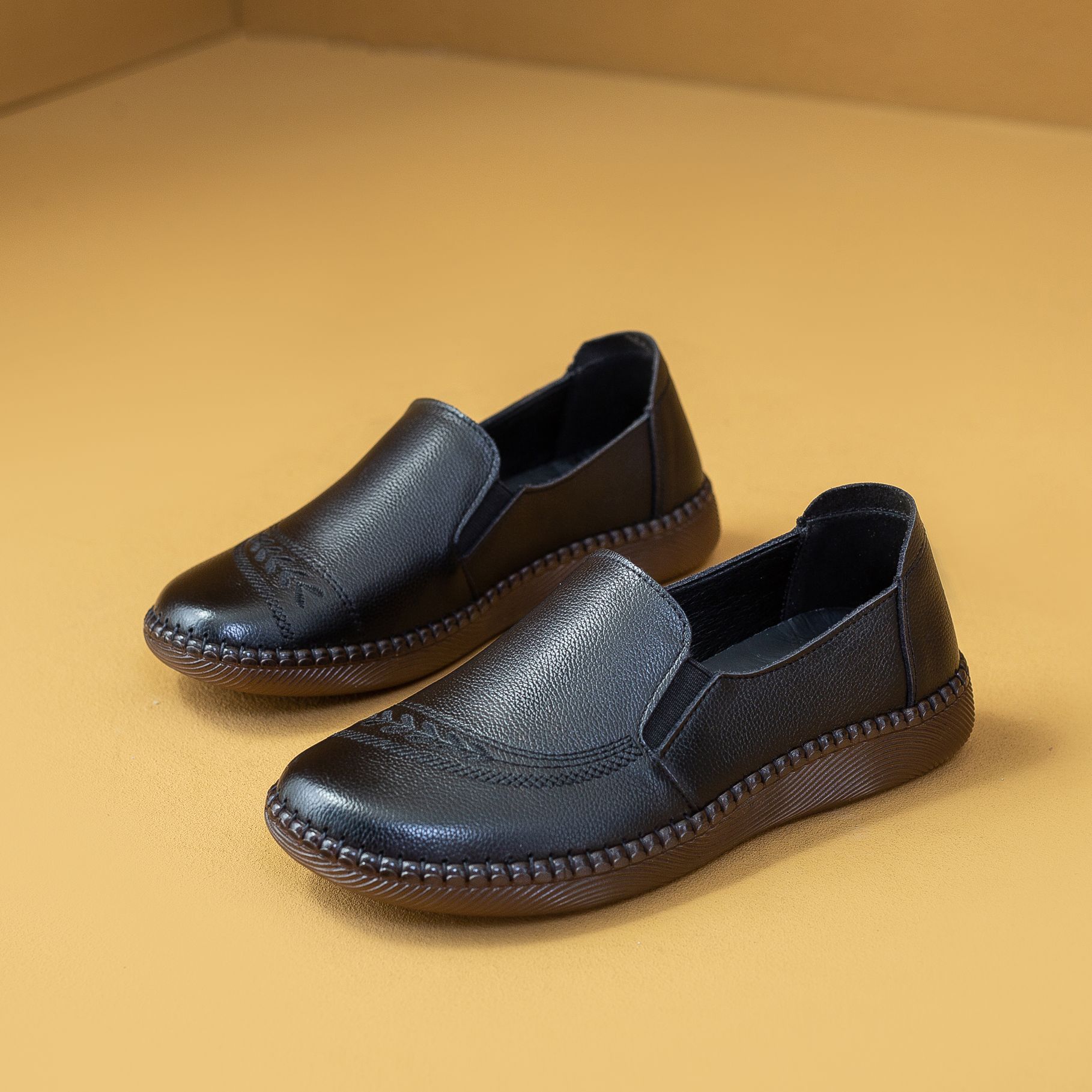 百搭软底气质一脚蹬妈妈鞋子女士真皮单鞋100%纯牛皮软底奶奶皮鞋