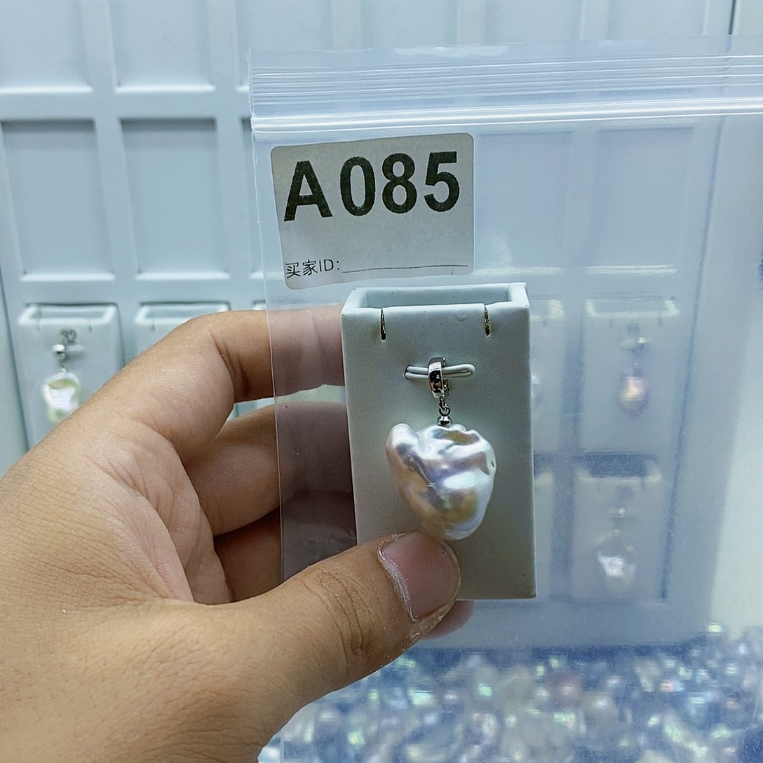 淡水珍珠合金颈饰