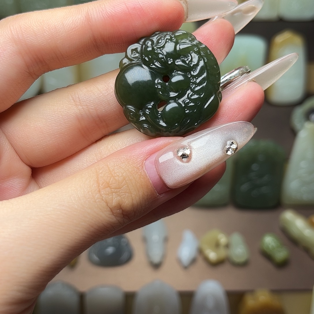 和田玉颈饰未镶嵌