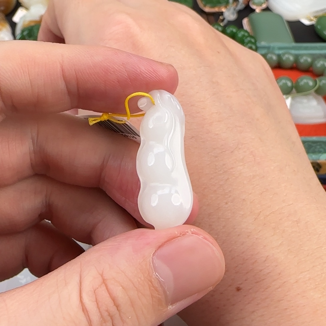 和田玉挂件未镶嵌福豆