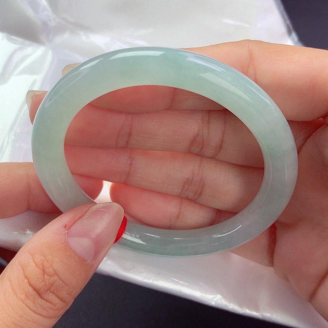 【闪购商品】翡翠手镯未镶嵌贵妃a 1101403