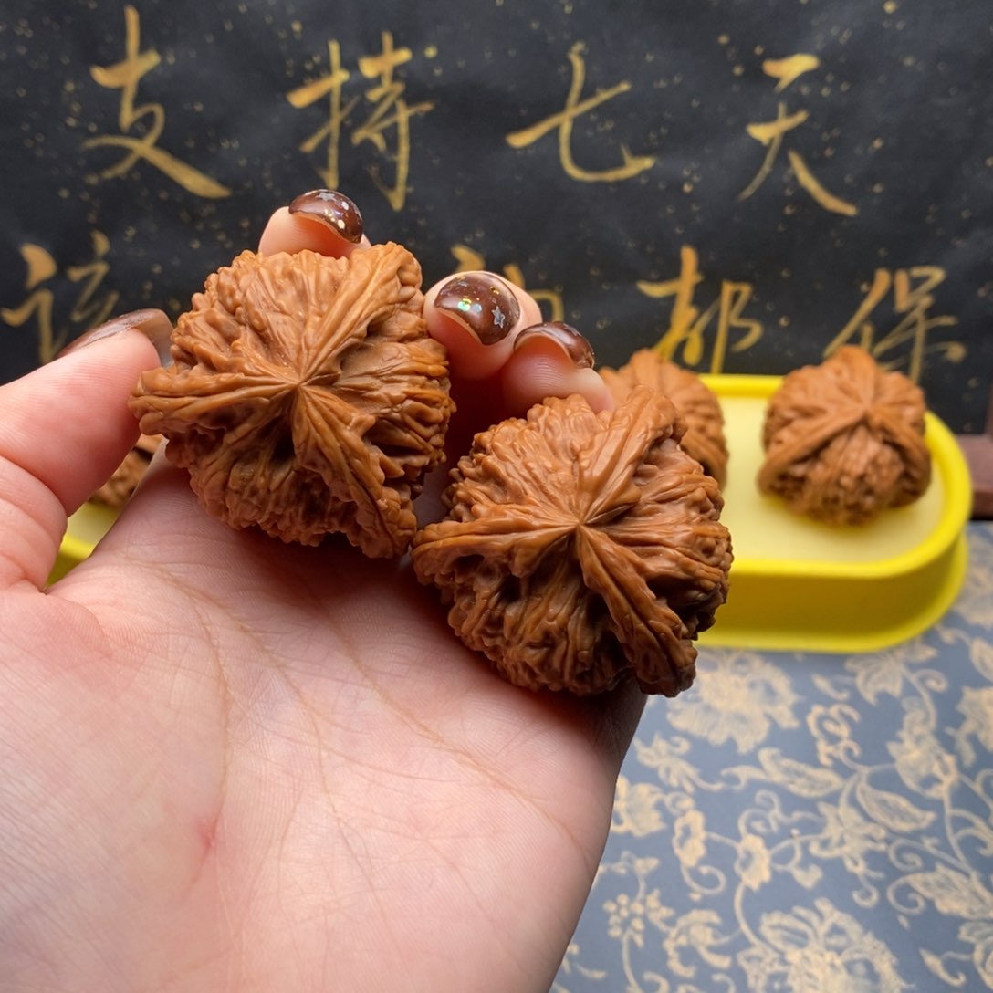 吊坠文玩核桃三*白狮子