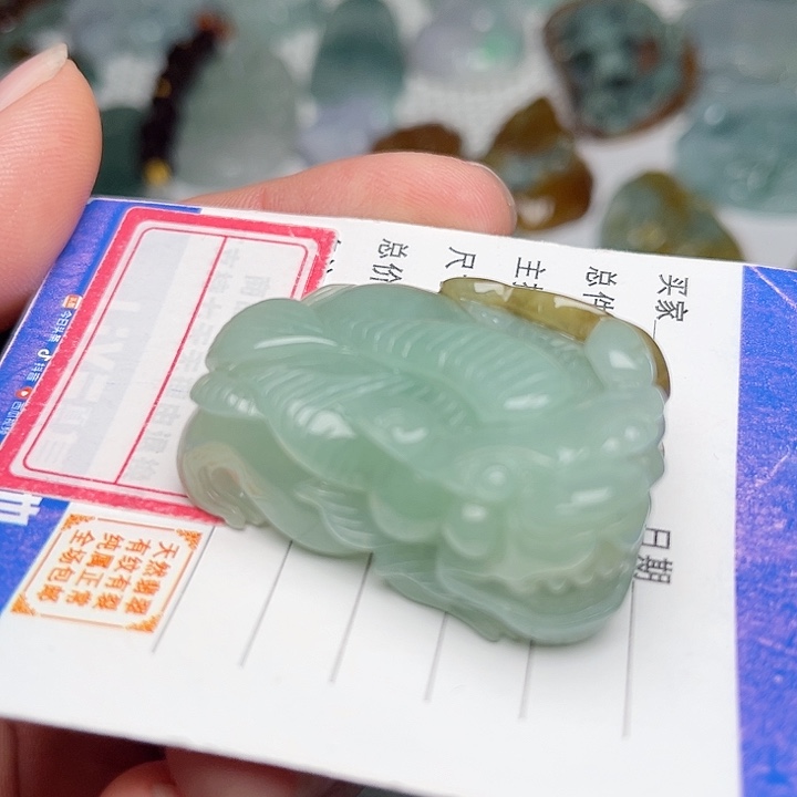 翡翠颈饰未镶嵌貔貅